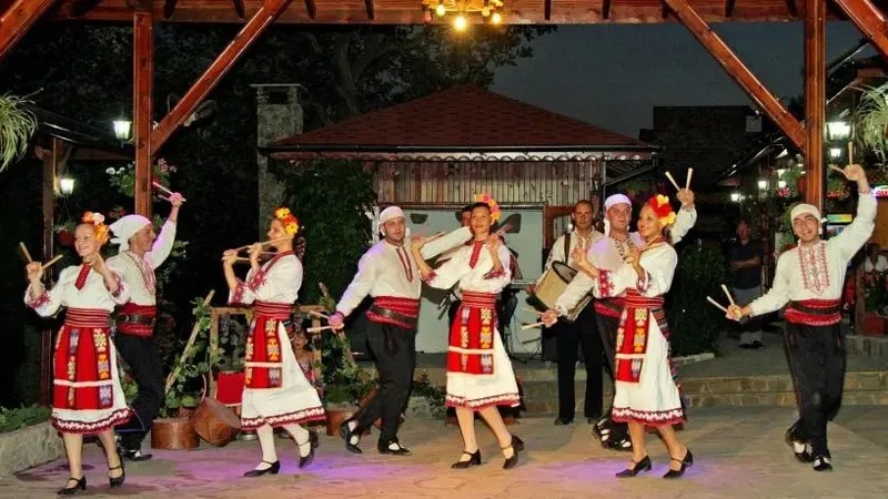 Bulgarian evening: folklore and dinner
